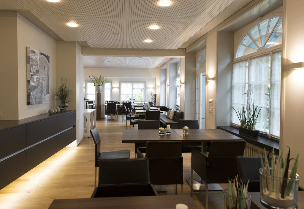 Zum Bahnhof Pensión 3*